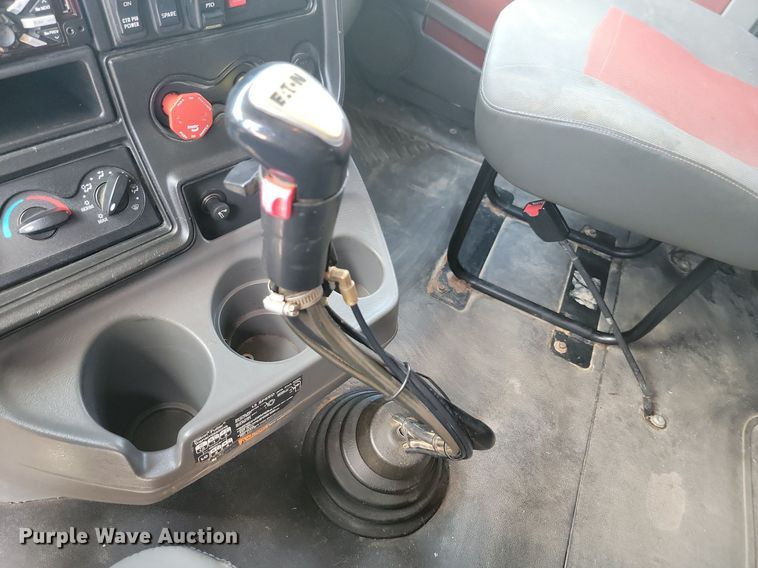 image for item LQ9057 2015 International ProStar  semi truck