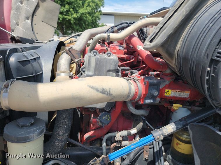 image for item LQ9057 2015 International ProStar  semi truck