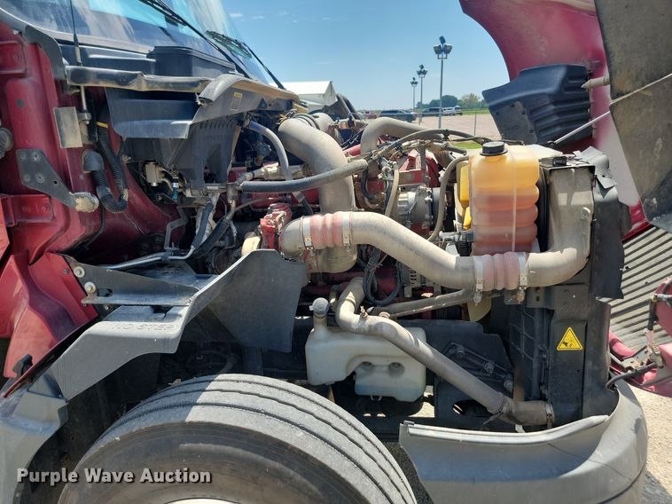 image for item LQ9057 2015 International ProStar  semi truck