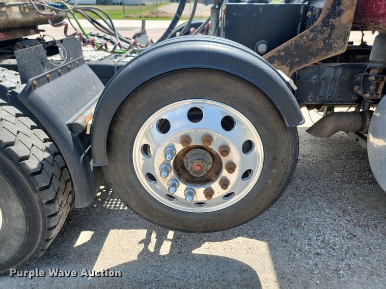 image for item LQ9057 2015 International ProStar  semi truck