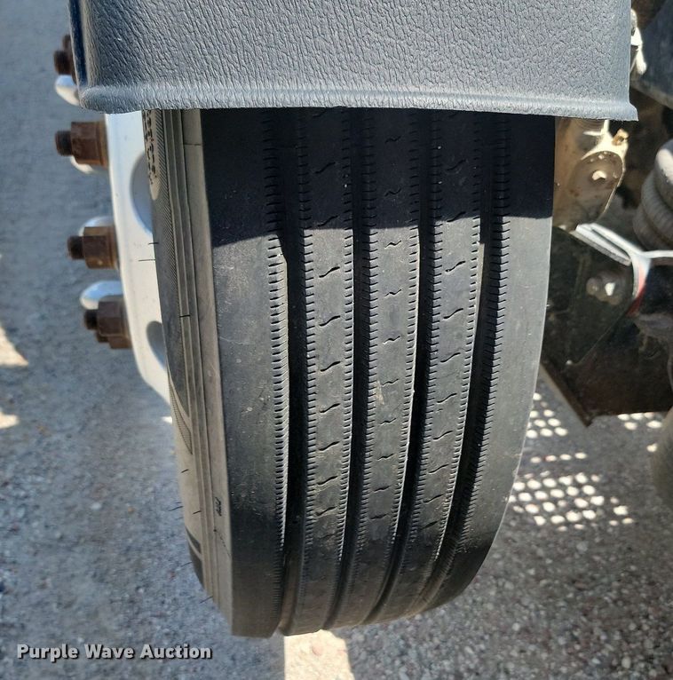 image for item LQ9057 2015 International ProStar  semi truck