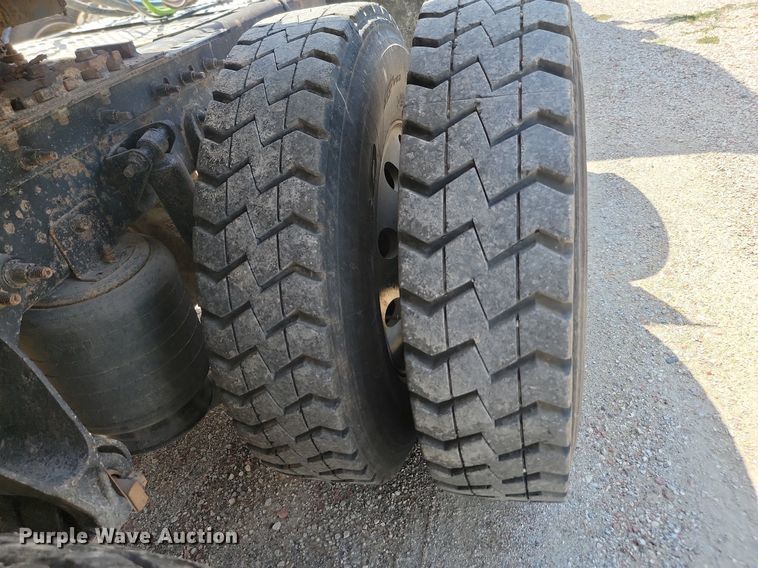 image for item LQ9057 2015 International ProStar  semi truck