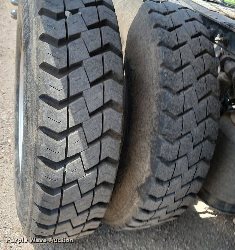 image for item LQ9057 2015 International ProStar  semi truck