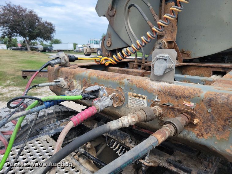 image for item LQ9058 2013 Smithco  side dump trailer