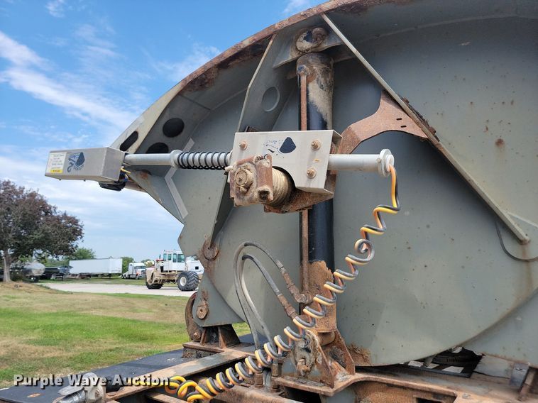 image for item LQ9058 2013 Smithco  side dump trailer