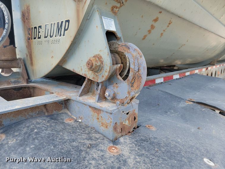 image for item LQ9058 2013 Smithco  side dump trailer