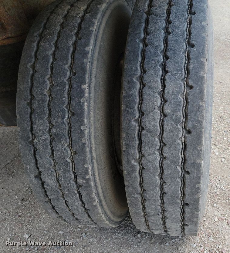 image for item LQ9058 2013 Smithco  side dump trailer