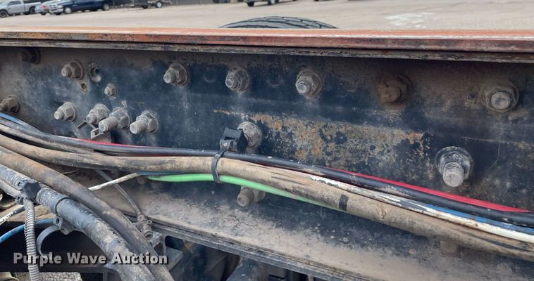 image for item LS9361 2005 Sterling L9500  truck cab and chassis