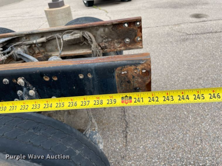 image for item LS9361 2005 Sterling L9500  truck cab and chassis