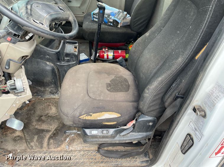 image for item LS9361 2005 Sterling L9500  truck cab and chassis