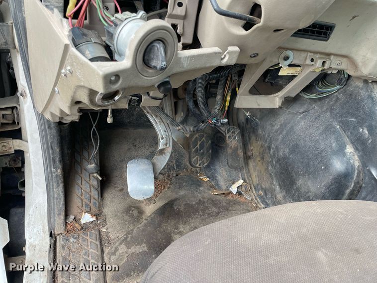 image for item LS9361 2005 Sterling L9500  truck cab and chassis