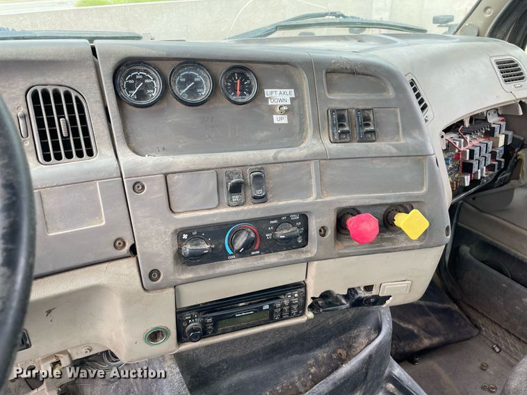 image for item LS9361 2005 Sterling L9500  truck cab and chassis