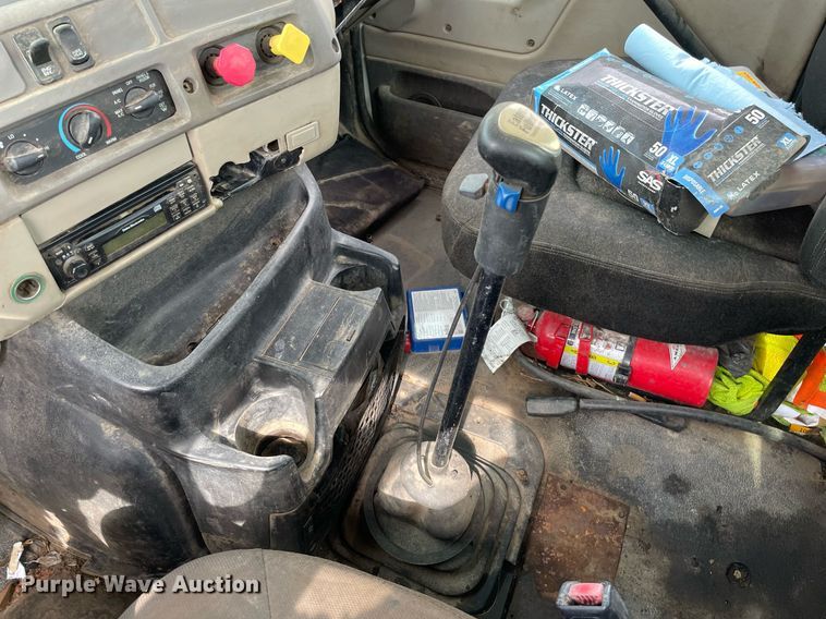 image for item LS9361 2005 Sterling L9500  truck cab and chassis