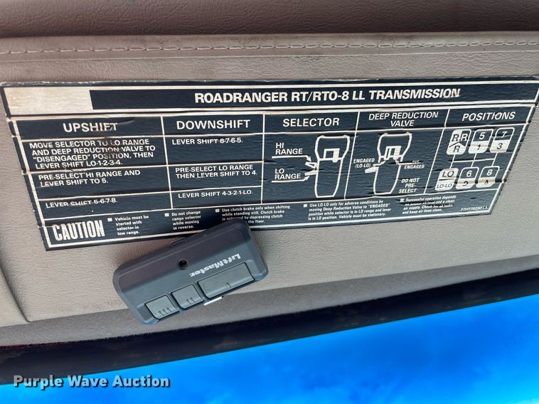 image for item LS9361 2005 Sterling L9500  truck cab and chassis