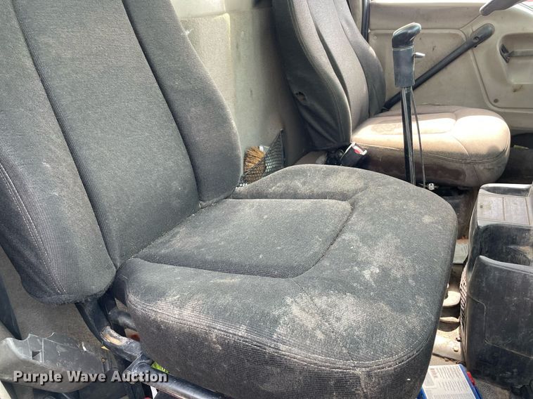 image for item LS9361 2005 Sterling L9500  truck cab and chassis