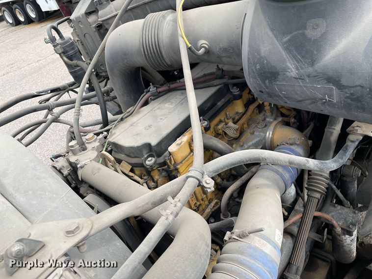 image for item LS9361 2005 Sterling L9500  truck cab and chassis