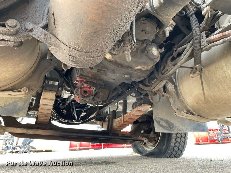 image for item LS9361 2005 Sterling L9500  truck cab and chassis