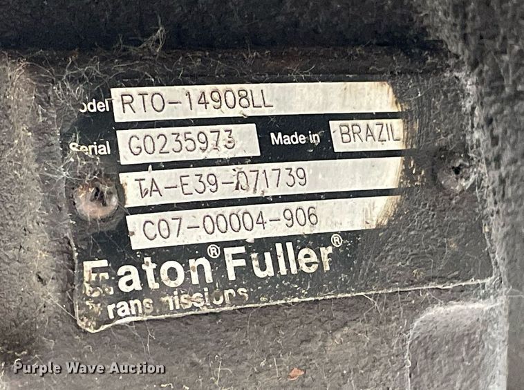 image for item LS9361 2005 Sterling L9500  truck cab and chassis