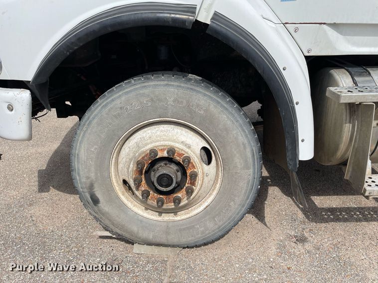 image for item LS9361 2005 Sterling L9500  truck cab and chassis