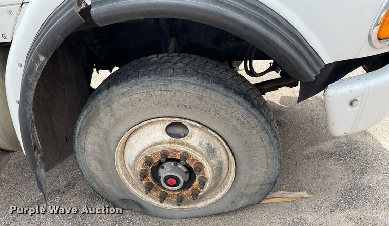 image for item LS9361 2005 Sterling L9500  truck cab and chassis