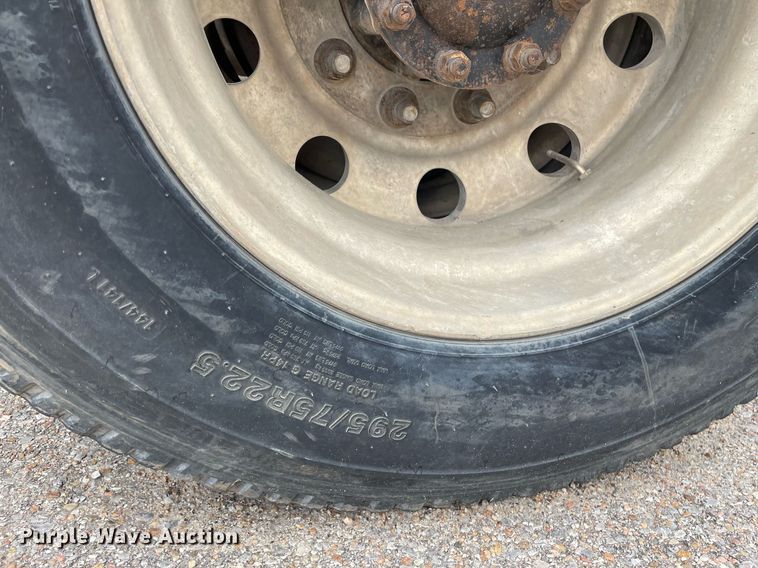 image for item LS9361 2005 Sterling L9500  truck cab and chassis