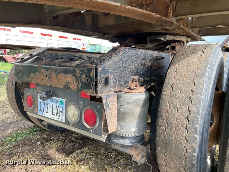 image for item LS9446 1998 Volvo VNL64T  semi truck