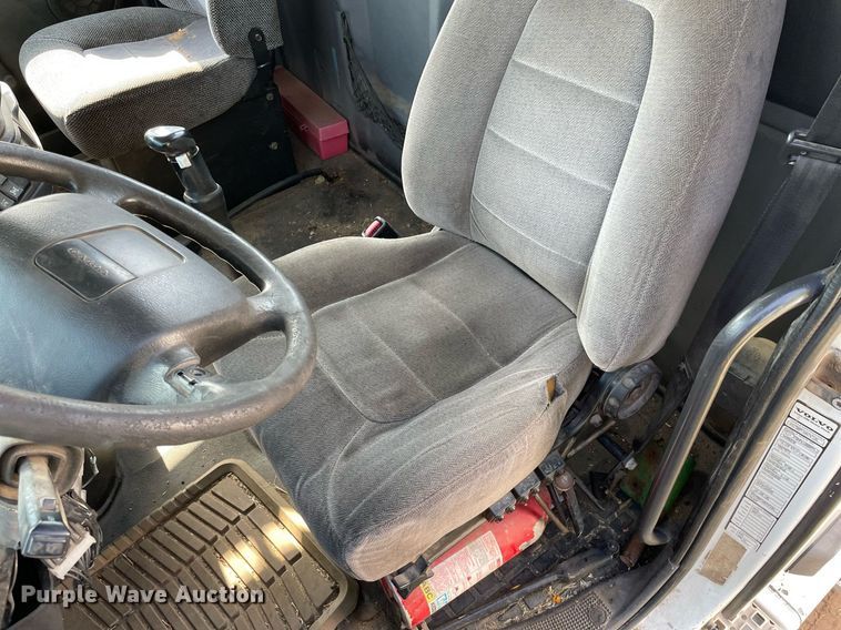 image for item LS9446 1998 Volvo VNL64T  semi truck