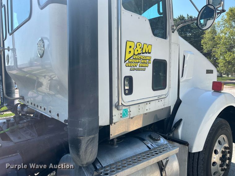 image for item MG9380 2009 Kenworth T800  semi truck