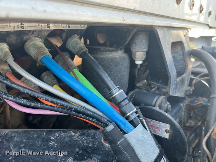 image for item MG9380 2009 Kenworth T800  semi truck