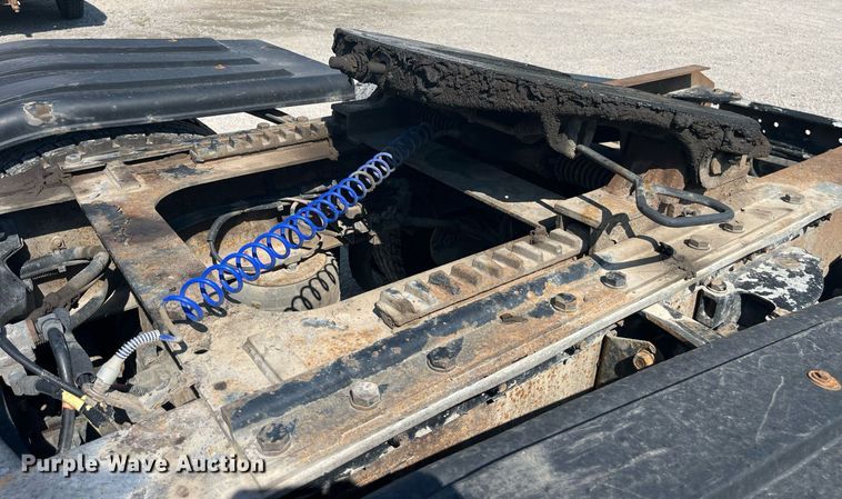 image for item MG9380 2009 Kenworth T800  semi truck