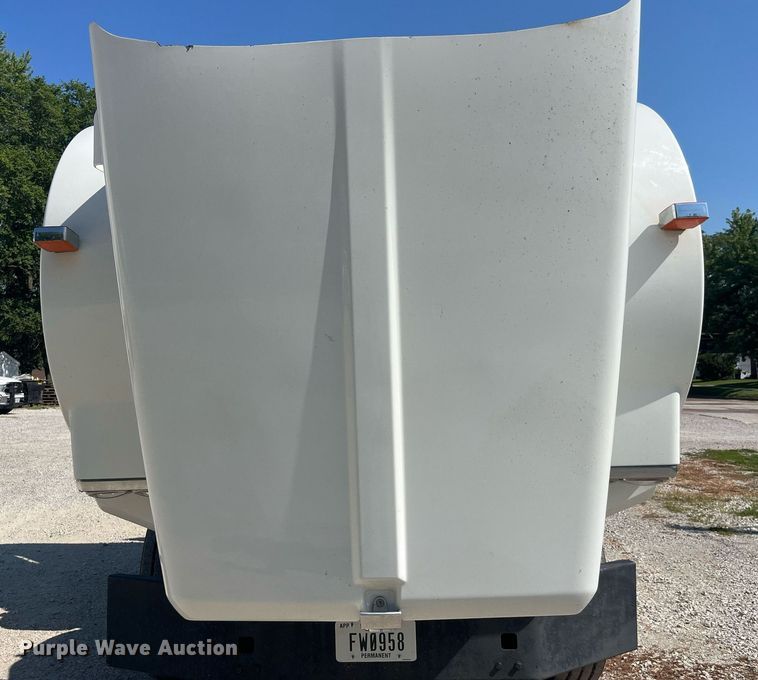 image for item MG9380 2009 Kenworth T800  semi truck