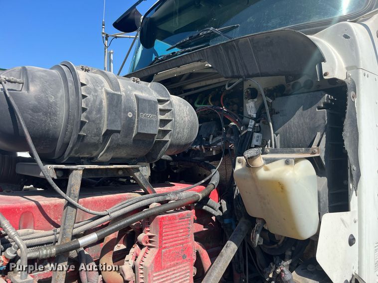 image for item MG9380 2009 Kenworth T800  semi truck