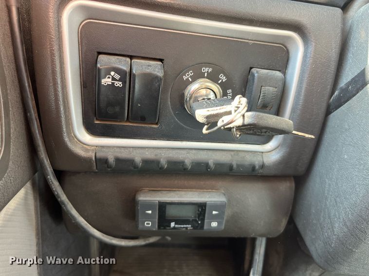 image for item MG9380 2009 Kenworth T800  semi truck