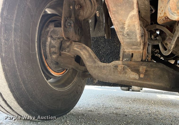 image for item MG9380 2009 Kenworth T800  semi truck