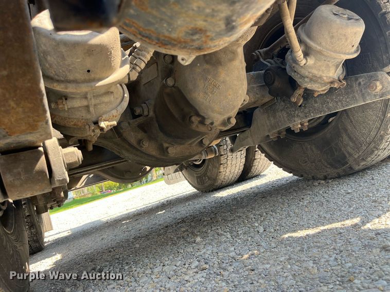 image for item MG9380 2009 Kenworth T800  semi truck