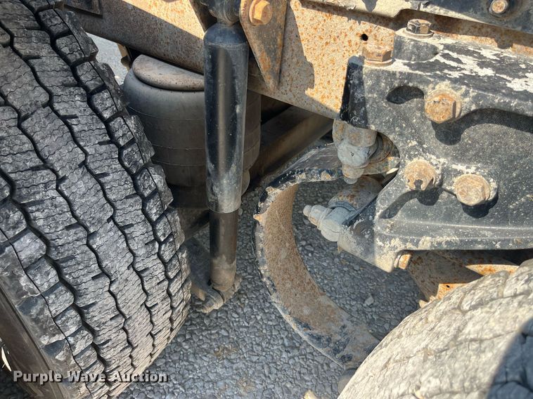 image for item MG9380 2009 Kenworth T800  semi truck