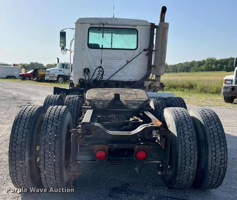image for item MG9398 1995 Mack CH613  semi truck