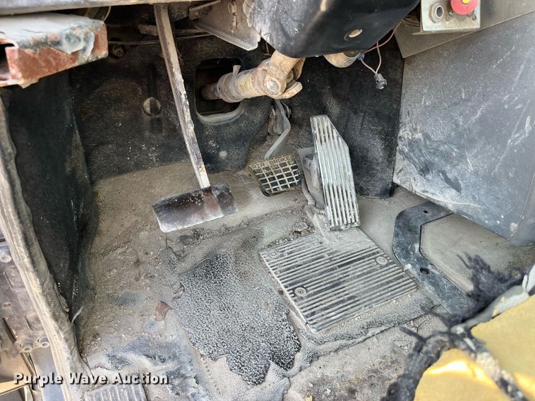 image for item MG9398 1995 Mack CH613  semi truck