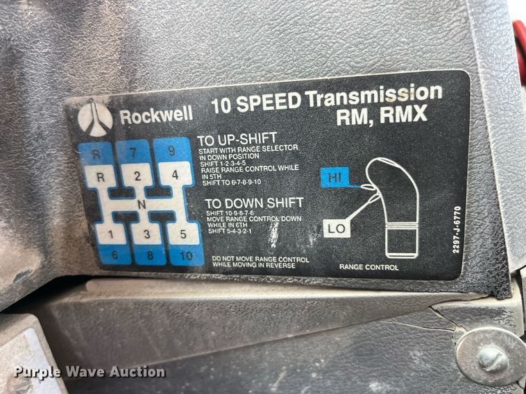 image for item MG9398 1995 Mack CH613  semi truck