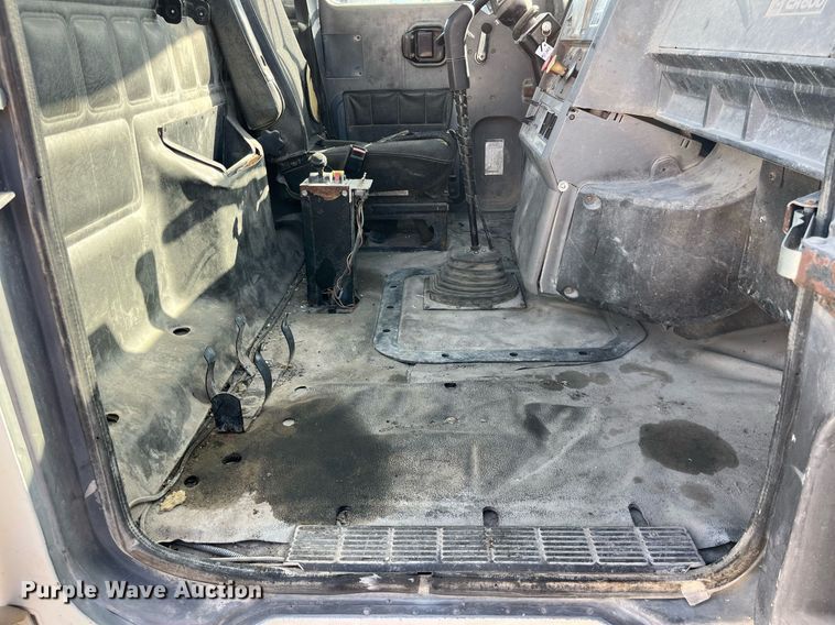 image for item MG9398 1995 Mack CH613  semi truck