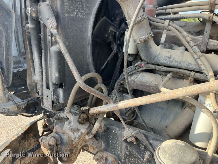 image for item MG9398 1995 Mack CH613  semi truck