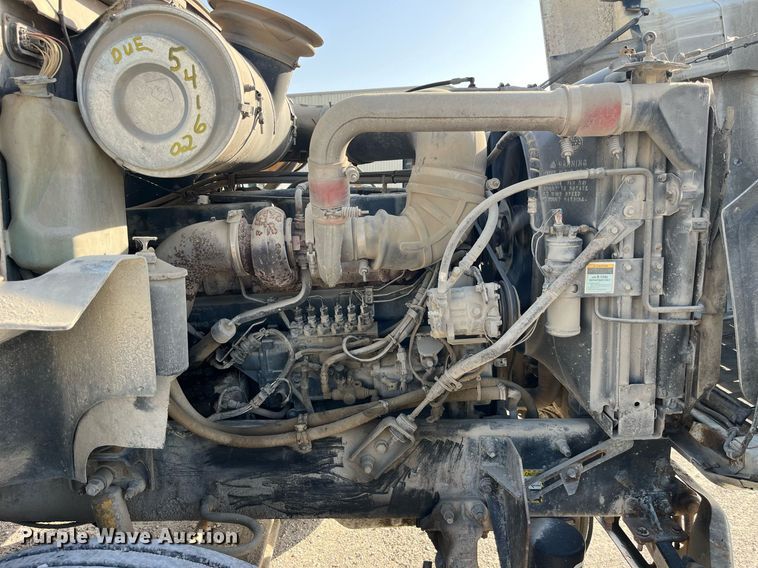 image for item MG9398 1995 Mack CH613  semi truck