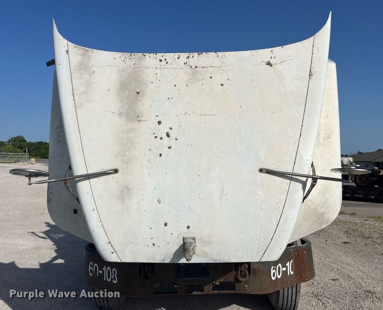 image for item MG9398 1995 Mack CH613  semi truck