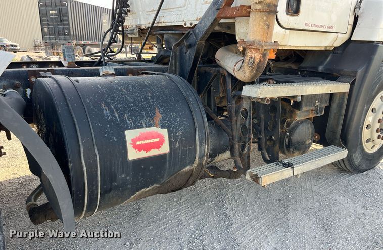 image for item MG9398 1995 Mack CH613  semi truck