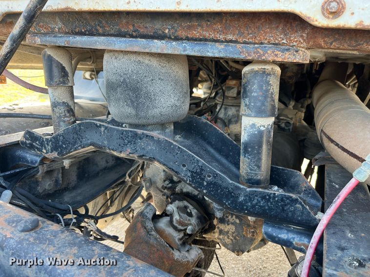 image for item MG9398 1995 Mack CH613  semi truck