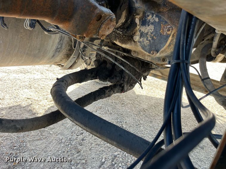 image for item MG9398 1995 Mack CH613  semi truck