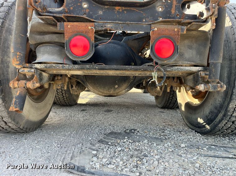 image for item MG9398 1995 Mack CH613  semi truck