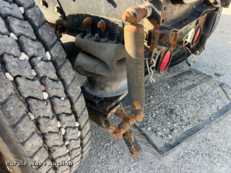 image for item MG9398 1995 Mack CH613  semi truck