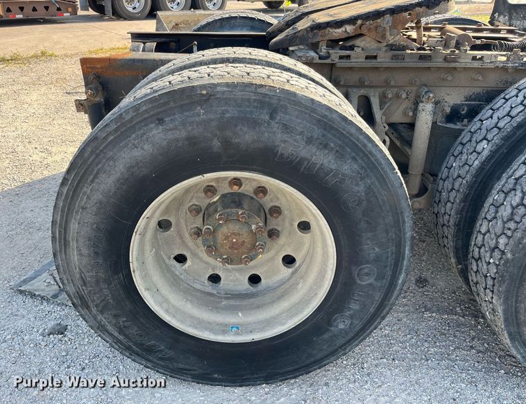 image for item MG9398 1995 Mack CH613  semi truck