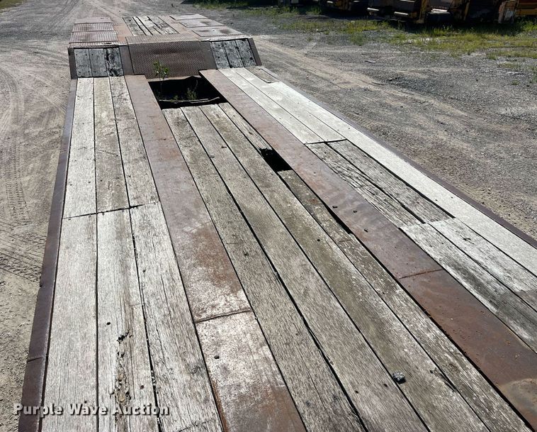 image for item MG9404 1994 Dynaweld  lowboy equipment trailer